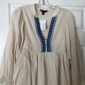 Banana Republic Cream Top with Blue Detailing